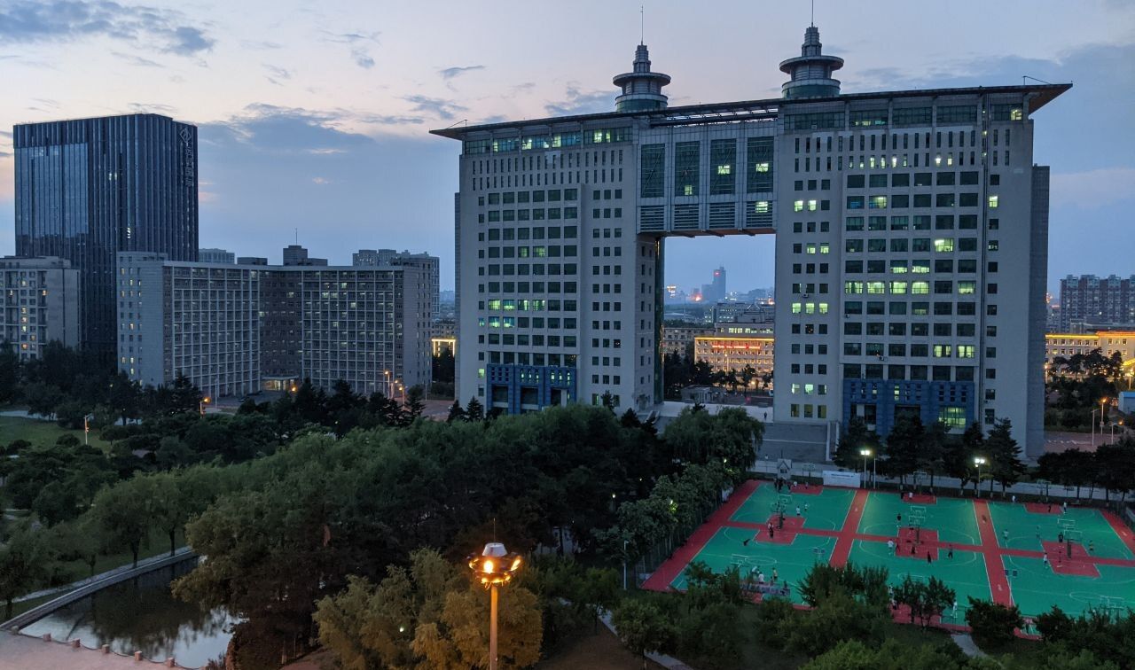 /posts/2_campus_intro/featured-image.jpg /posts/2_campus_intro/featured-image.jpg